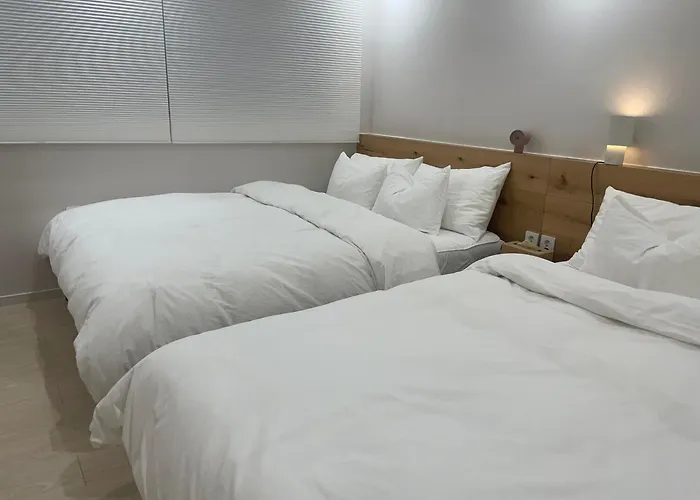 Hohoga Bed & Breakfast *
